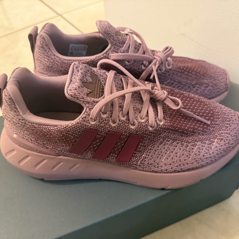 Adidas women’s Sneakers in Soft Pink